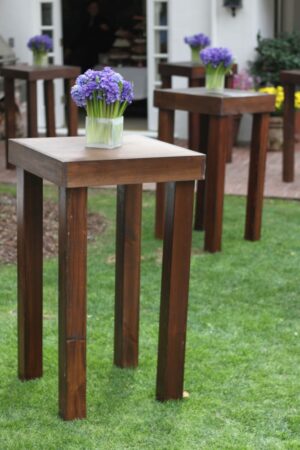 Vineyard 2′ x 2′ Cocktail Table