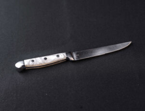 Pearl Steak Knife 9.1"
