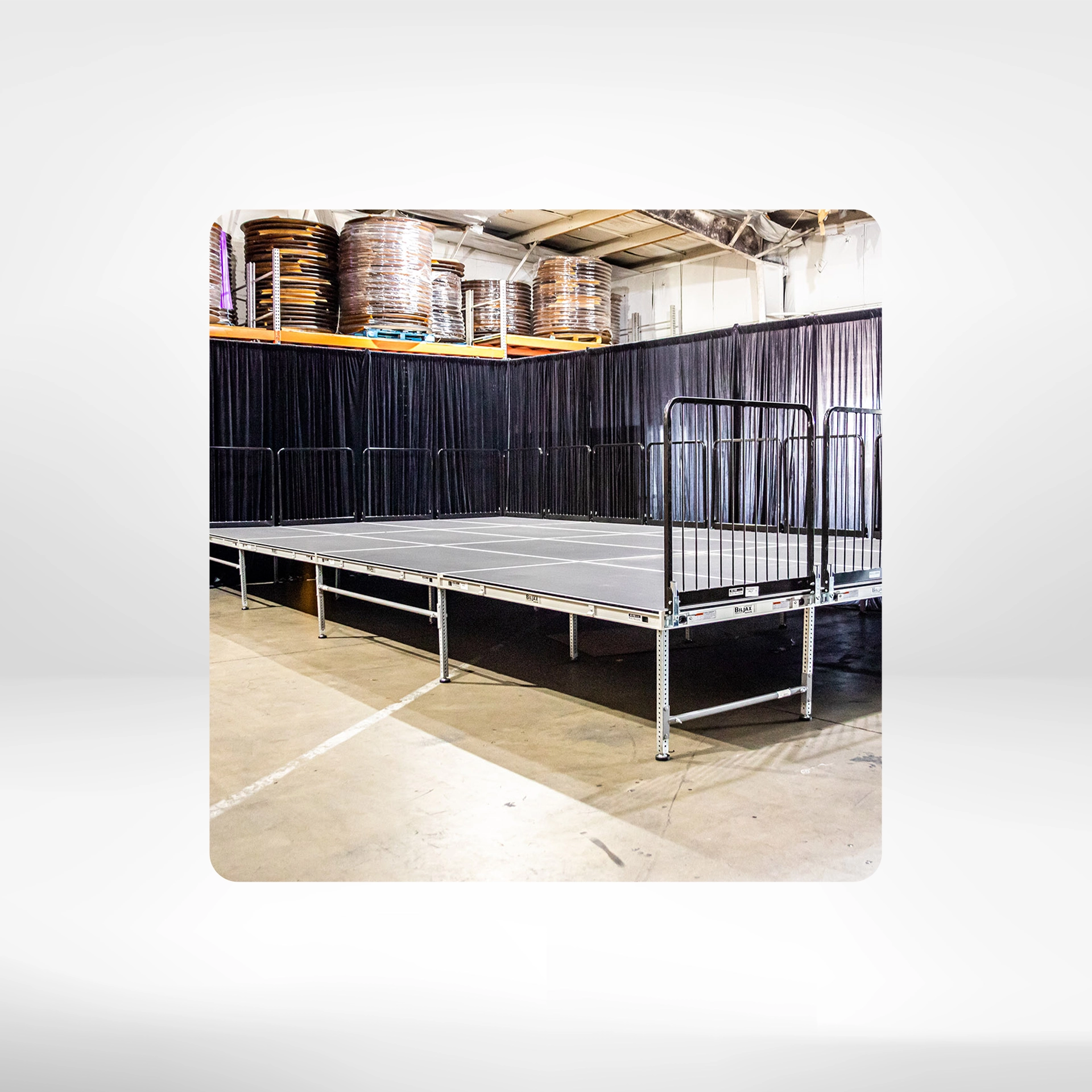 Stage 16′ x 32′ – Hundred House